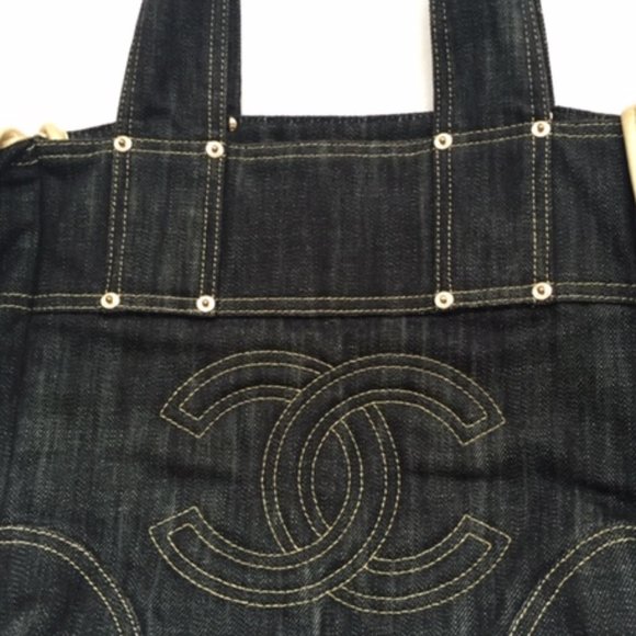 CHANEL Denim Tote / Shoulder Bag - Picture 7 of 16